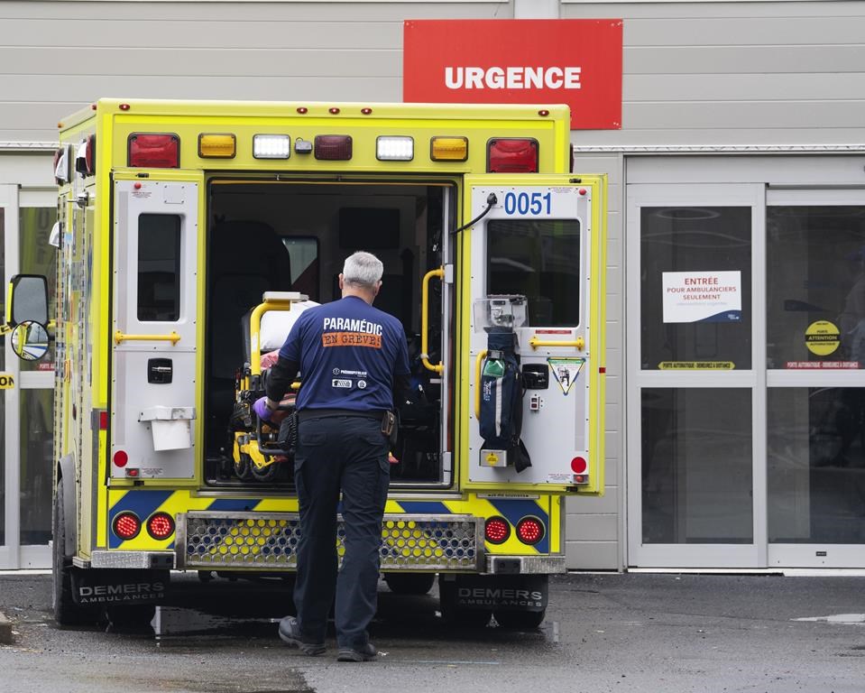COVID-19: moins de 2000 hospitalisations et 12 nouveaux décès au Québec