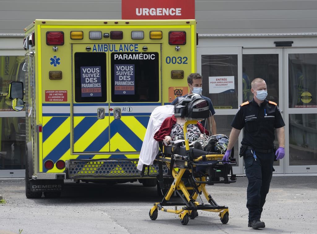 Québec signale une autre hausse des hospitalisations et 14 nouveaux décès