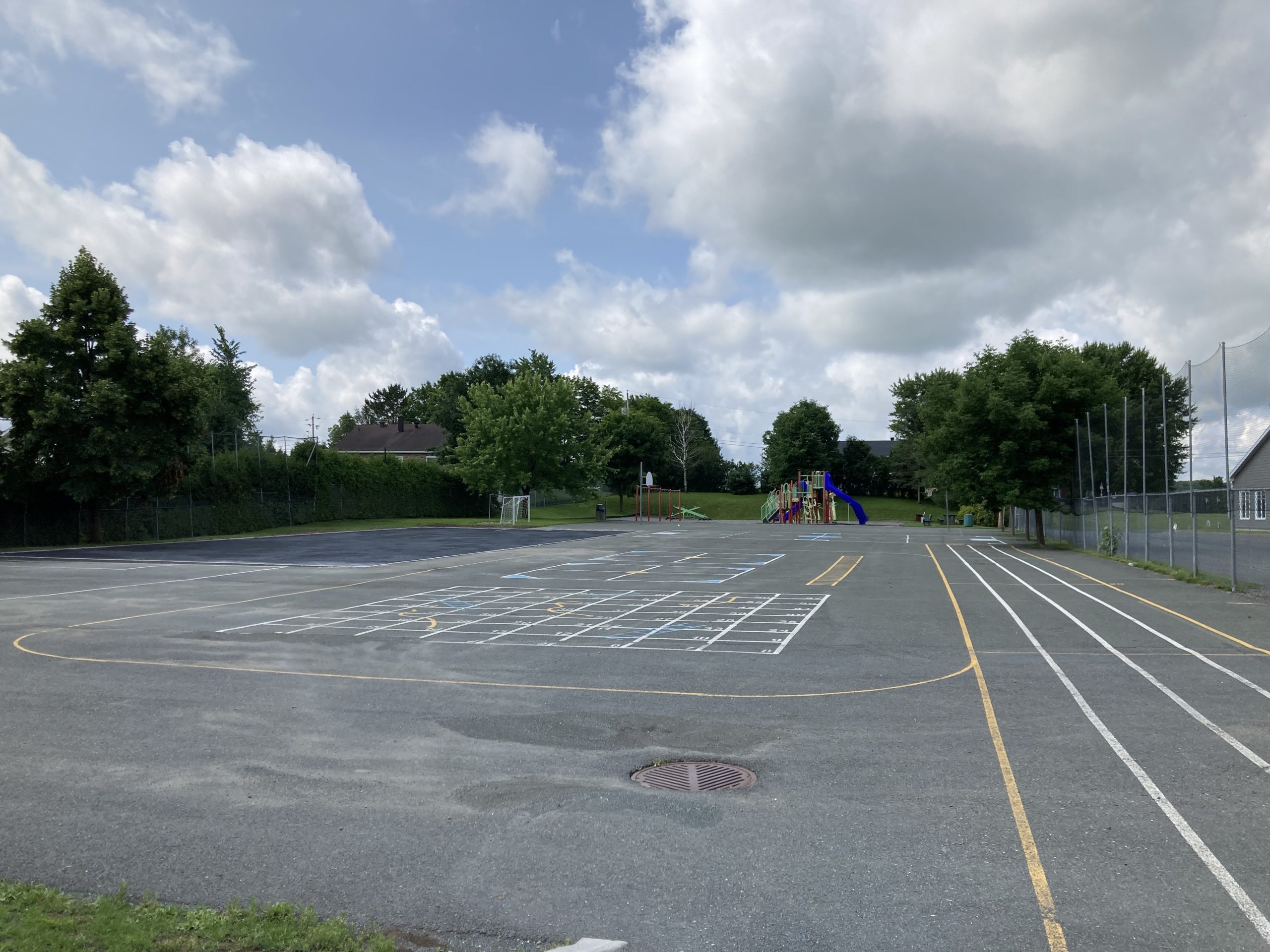 La cour d'école sera réaménagée - Beauce Média