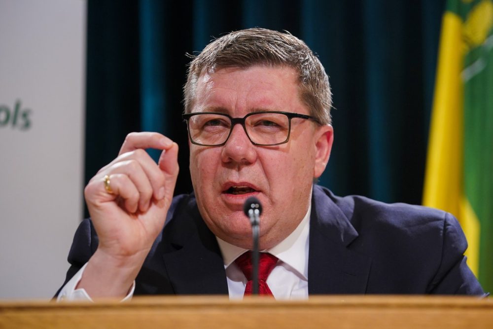 Les experts s'attendent à des résultats serrés aux élections en